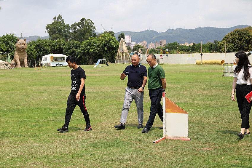 阳西县谭鑫常务副县长和钟基建副县长等领导莅临平博在线注册实业有限公司参观视察